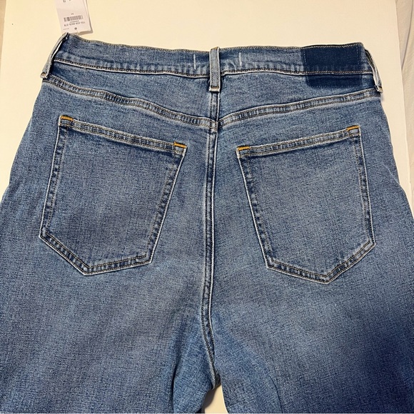 Abercrombie & Fitch Curve Love Ultra High Rise Ankle Straight Jean - Picture 5 of 11